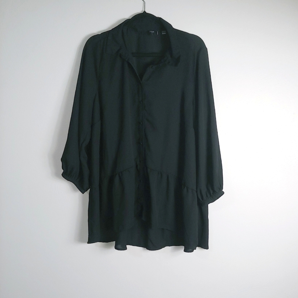 1X T Tahari Black Button Front Peplum Dress Blouse